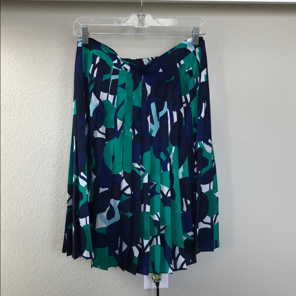 Knee length floral pleated skirt